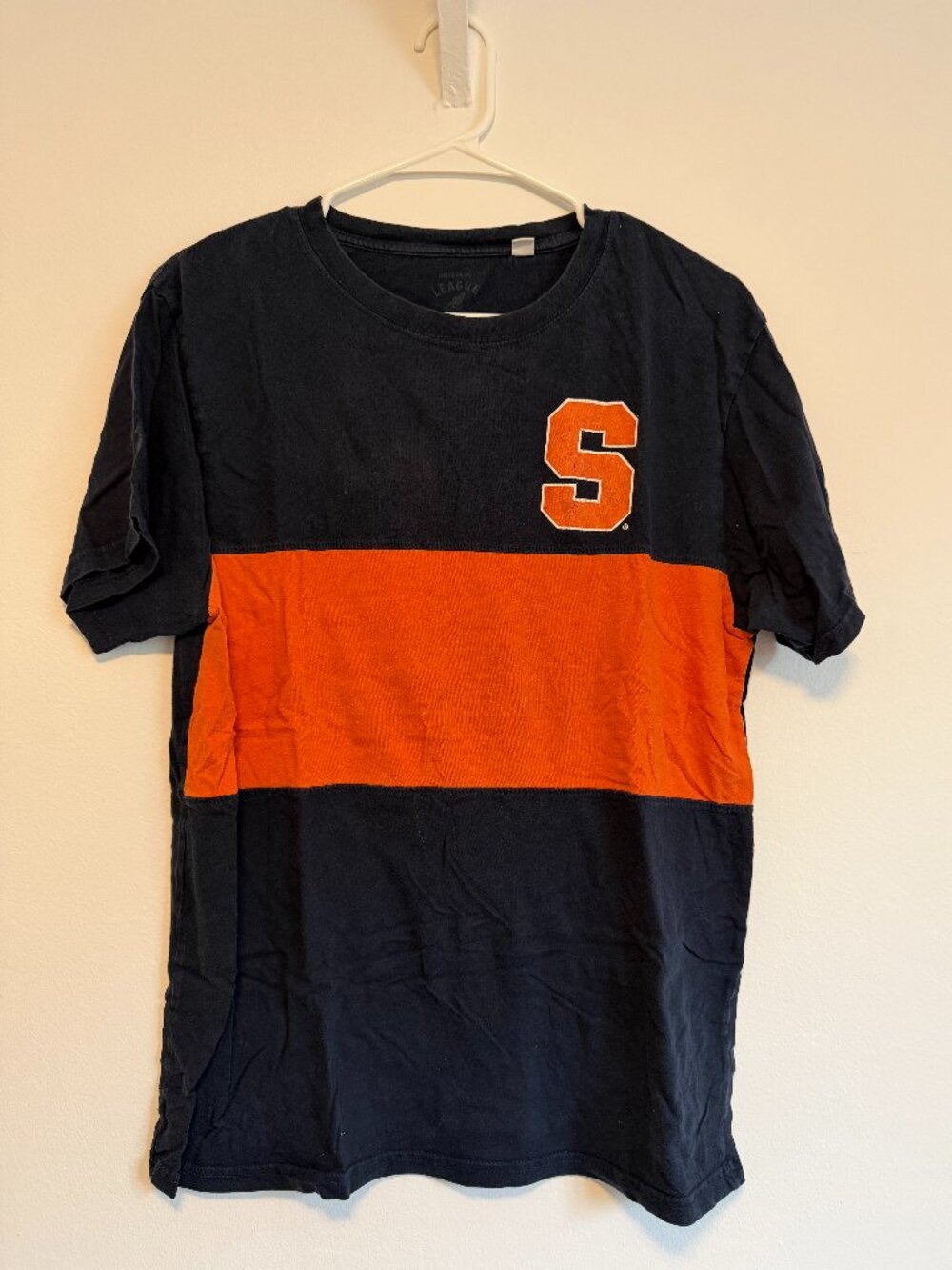 Syracuse University T-Shirt - Medium